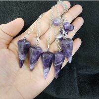 เพนดูลั่มหินเชฟรอนอเมธิสต์ 
อเมทิสต์ อเมทิสต์(Chevron Amethyst)
เพนดูลั่ม ลูกดิ่ง Pendulumชิ้นละ350เพนดูลัม pendulum