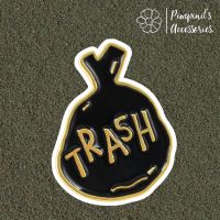 ?? พร้อมส่ง : เข็มกลัดลายถุงขยะสีดำ “TRASH” | “TRASH” Black Trash Bag Enamel Brooch Pin.