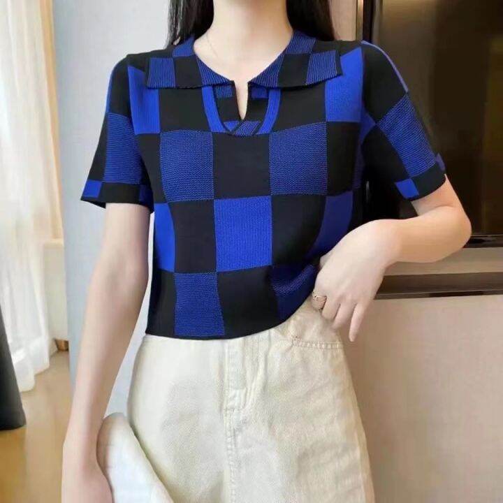 พร้อมส่ง-ใหม่-5756เสื้อยืดโปโลแขนสั้นผู้หญิงเสื้อไหมพรมคอปกลายสก๊อตสไตล์เกาหลี