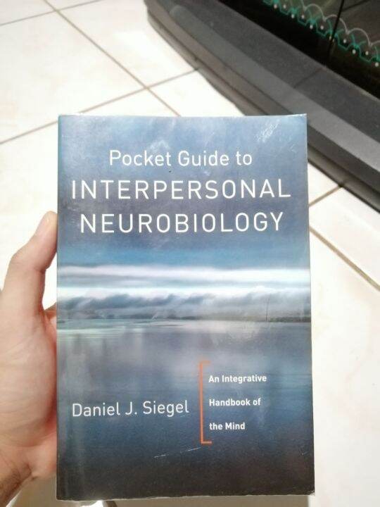 Pocket Guide To Interpersonal Neurobiology | Lazada PH