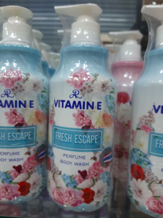 ครีมอาบน้ำผสมน้ำหอม เออาร์ New AR  Vitamin E  Perfume Body wash 400ml