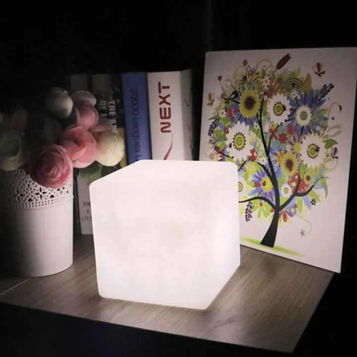 โคมไฟลูกบาศก์ Cube light box ไฟ LED มาพร้อมรีโมทคอนโทรลและสายชาร์จ
