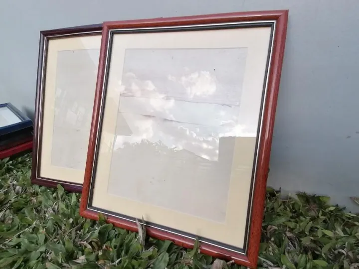 10 x 12 size frame with single matting ideal for 8r photos or certificates Lazada PH