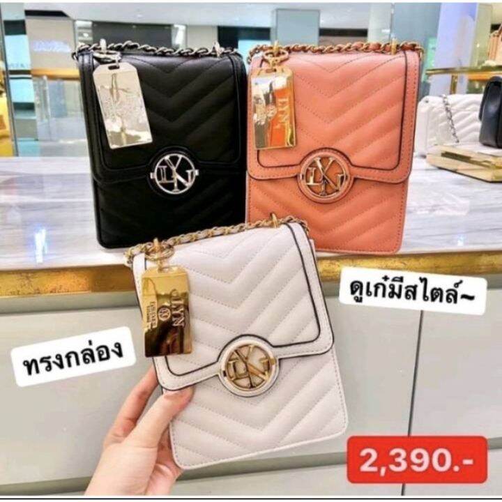 lyn-รุ่น-chrissy-crossbody-แท้-outlet-กระเป๋าทรงเหลี่ยมสุดฮิต-งานสวยมากๆ