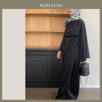 [MUSLEENA] SABAII DRESS/ABAYA (Last Chance). S/M มีหลายสี . เดรสกึ่งเสื้อคลุมอบาย่า ใส่ไปงาน หรือใส่คลุมทับเก๋ๆก็ได้ ทรงเก๋สบายๆประกับพู่ที่เอว มีซับในยาว 816