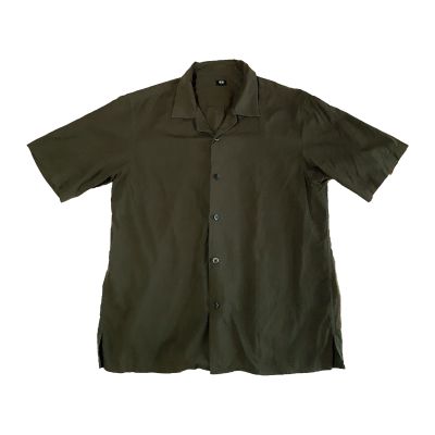 เสื้อเชิ้ต UNIQLO สีเขียวขี้ม้า (Size L)