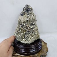 หินก้อนไพไรต์เปรู ไพไรต์ เพชรหน้าทั่ง Peru pyrite(Pyrite)สูงพร้อมฐาน 15 ซม.หน้ากว้างพร้อมฐาน 9.5 ซม.หนาพร้อมฐาน 6 ซม.น้ำหนักพร้อมฐาน 1,170 g.