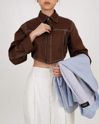 [Only at TRES] V Crop Shirt in Dark Brown