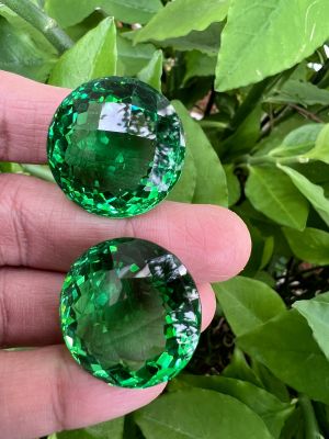 มรกต เอมเมอรัล&nbsp;Green&nbsp;Emerald very fine lab MADE 25X25 มม mm..50 กะรัต 1เม็ด carats รูปร่างกลม (พลอยสั่งเคราะเนื้อแข็ง)