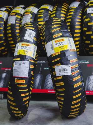 ยาง PIRELLI ROSSO SPORT ใส่ CB150R และรถรุ่นอื่นๆ ไซส์เดิมคู่ละ 4,990฿ (ยางปี 23)