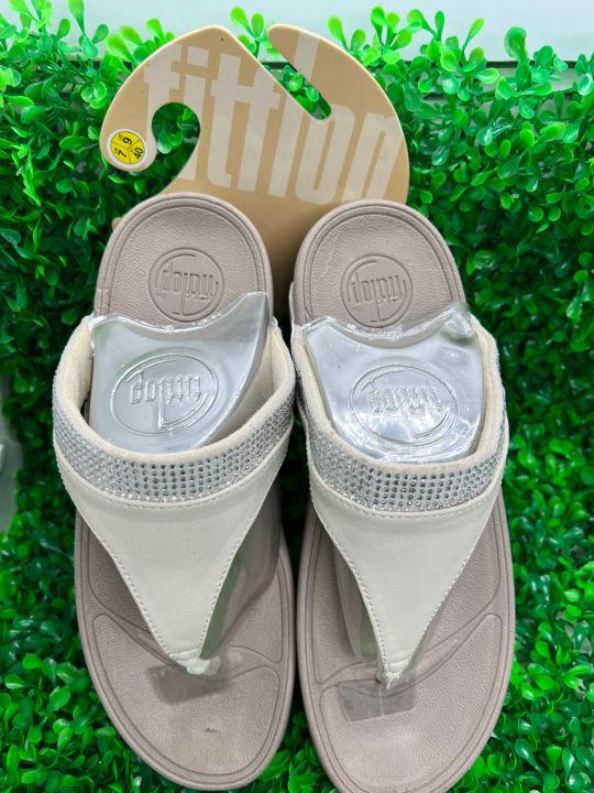 รองเท้า-fitflop-ใส่สบายเท้านิ่มแบบไฟฉันมีหลายสีหลายแบบช่วยสุขภาพเหาขายราคาถูกลดลง-60-ในลานลูกค้าสนใจเข้าซื้อในระบบได้รูปจริงถ่ายจริงอยู่ในลาน