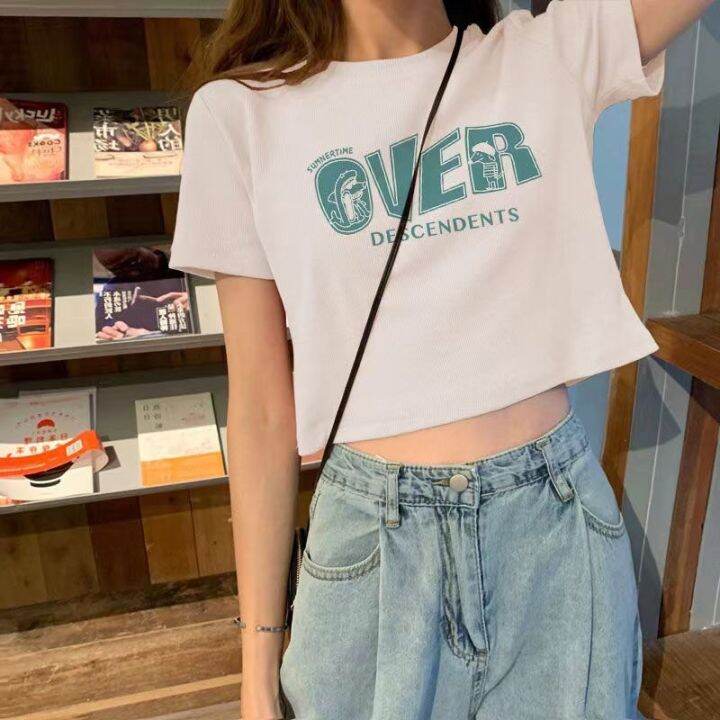 พร้อมส่ง-เสื้อครอปผู้หญิงมินิมอล-เสื้อเอวลอย-พิมพ์ลาย