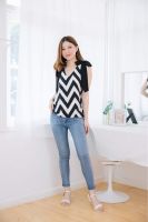 Mommade- เสื้อให้นม Zigzag Bow Top