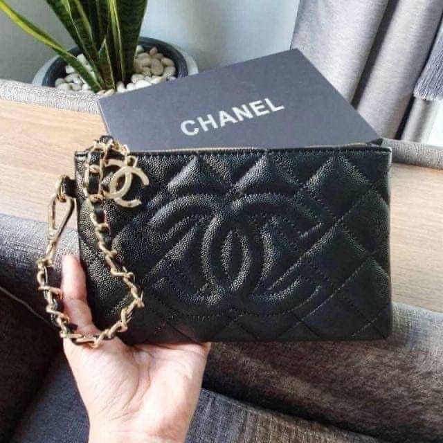 กระเป๋าchanel-ใบเล็กรุ่นนี้ตำนานเลยค่ะ-ฮิตตลอดกาล-พกพาสะดวกมาพร้อมสายคล้องมือสุดเก๋-ขนาด7-5นิ้ว