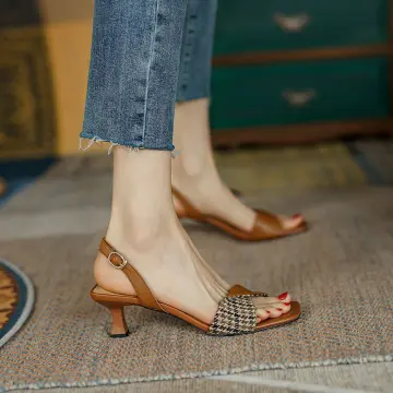 How To Wear Brown Heeled Sandals 2023