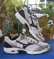 รองเท้ามือสองMIZUNO CRUSADER 5
? size 44.5/29 cm