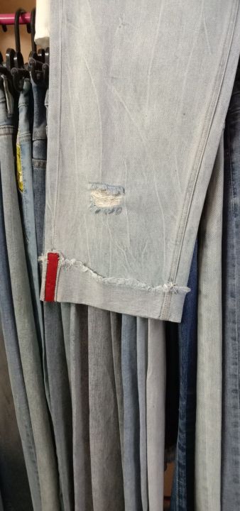 กางเกงยีนส์มือสองร้านพี่บียะลา-ขนาดรอบเอว-27-28ผ้าไม่ยืด-รายละเอียดเพิ่มเติมได้ที่สติ๊กเกอร์