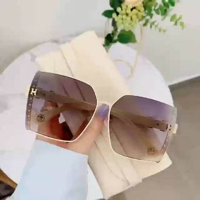 Ultra fashionable sunglasses catching up with the quality of Hermes