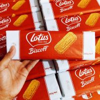 คุกกี้ Biscoff นำเข้าจากยุโรป(เบลเยี่ยม)  250 กรัม มี 32 ชิ้น Biscoff เป็นเมนูคอฟฟี่เบรกยอดนิยมของยุโรป คุกกี้ Biscoff กรุบกรอบอร่อยด้วยรสชาติคาราเมล
1 ห่อ