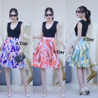 A Day
New 
Freesize Pleated middle skirt
กระโปรงพลีส ยาวคลุมเข่า อัดพลีตแน่นๆมาอย่างดี ใช้เทคนิคในการเย็บทำให้ชายกระโปรงบานแบบมีเลเยอร์ ขอบเอวเย็บแบบถี่ทำให้เวลาใส่เข้ารูปไม่บาน มาพร้อมซับในแบบกางเกง เดินขึ้นบันได  ลมพัดแรงก็เดินสวยๆได้เลยไม่ต้องกลัวโป๊