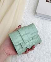 BEST SELLER รุ่นขายดี สีใหม่!  กระเป๋าสตางค์ใบสั้น กระเป๋า Flap Bag แบบพับ3ท่อน ใส่ธนบัตรได้ไม่ต้องพับ มีช่องใส่บัตร ลายนูน จรเข้ กระเป๋าตัง กระเป๋าสตางค์ผู้หญิง พร้อมส่งจากไทย