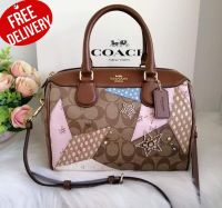 กระเป๋าถือ กระเป๋าสะพาย COACH
MINI BENNETT SATCHEL IN SIGNATURE CANVAS WITH STAR PATCHWORK
IM/Khaki Multi
ขนาด 9"