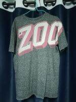 zoo​York​?เสื้อยืดสกรีนมือสองสวยๆครับตัวจริงสีเข้มกว่าในรูปอก21.5ยาว28