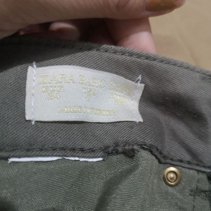 ผ้ามือสอง-กางเกงยีนส์เอวต่ำสีเขียวทหาร-zara-ขอสาวxs