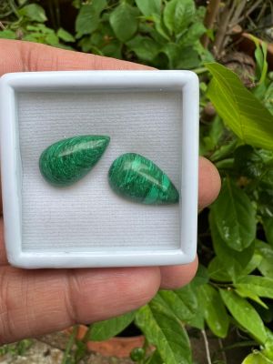 มาลาไคต์  ธรรมชาติ แท้ ( Natural Malachite ) 9.00 กะรัต 10X7 มม (2 เม็ด) Natural  Gemstone หลังเบี้ย