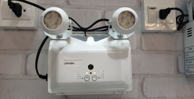 ไฟฉุกเฉิน LED สำรองไฟ 3 ชั่วโมง Daylight PANASONIC รุ่น LDR300