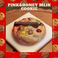 ?เมนู TAAMCHOB ยอดฮิต?| ?Pink&amp;Honey milk cookieทูโทนรสนมชมพูเเละนมหมีน้ำผึ้ง? (toppings:Kitkat +M&amp;M+Rainbow sprinkles)