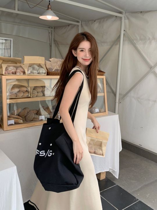 clo-งานนำเข้า-ชุดเดรสแขนกุดผ้าไหมพรมตัวยาวใส่สบายน่ารักมากๆ