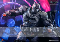 HOT TOYS VGM52
BATMAN : ARKHAM ORIGINS – BATMAN XE SUIT