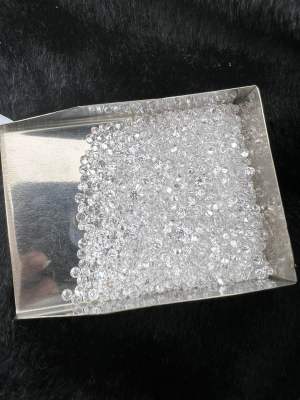 CZ เพชร AAA รัสเซีย WHITE BRILLIANT สีขาว ทรงกลม พลอย 2.10 mm( มิลลิเมตร )(100 เม็ด) American diamond stone ROUND 2.10 MILLIMETER WHITE 100 PCS