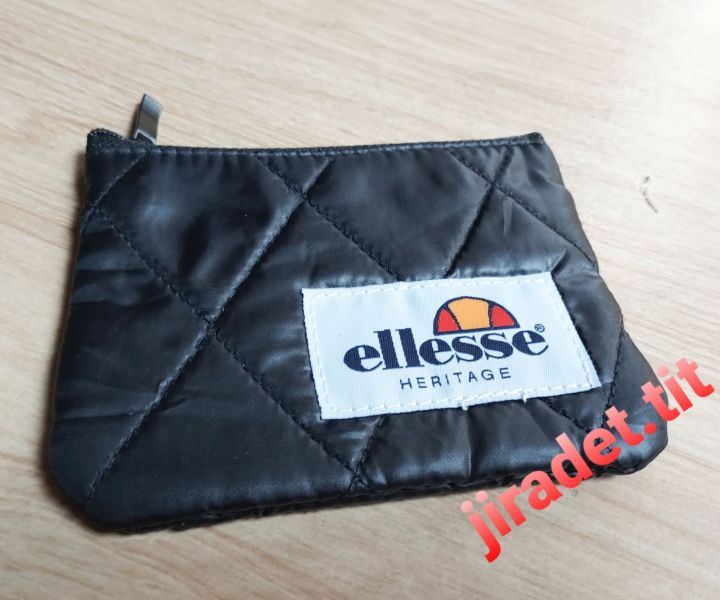 กระเป๋าใบเล็ก-ellesse-heritage-สินค้าคัดจากโกดังญี่ปุ่น-ขนาความยาว-12-5-cm-ความกว้าง-10-cm-สินค้าใหม่