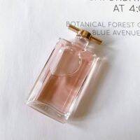 Lancome Idole Le Parfum 5ml Nobox หัวแต้ม  ♡ ราคา 390฿  ต้องถามว่า นาทีนี้ ใครไม่รู้จักน้องงงงงง  !!! เปรี้ยงมากกกก  ที่สำคัญคือ หอมมากกกก ด้วยค่ะ