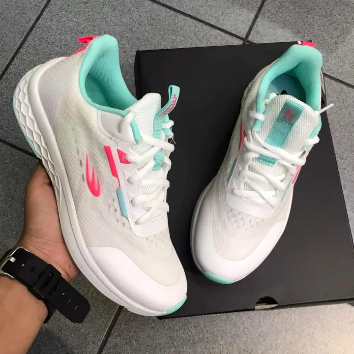 world balance shoes for women