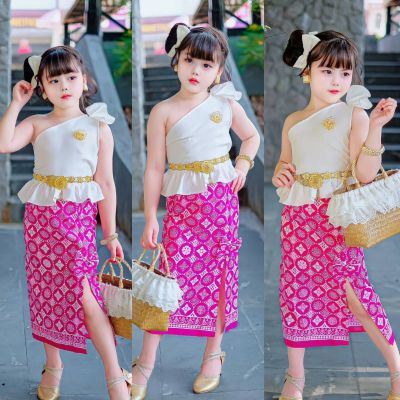 ชุดไทยประยุกต์เสื้อแขนกุดปาดไหล่แต่งโบว์ + กระโปรงยาวผ่าข้างแต่งโบว์

ชุดไทยเด็กสีชมพู  ชุดไทยเด็กผู้หญิง ชุดไทยเด็กหญิง ชุดไทยใส่ไปโรงเรียน ชุดไทยใส่งานแต่ง