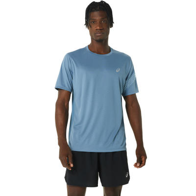 ASICS :  ICON SS TOP MEN RUNNING เสื้อ ผู้ชาย เสื้อ เสื้อคอกลม ของแท้  STEEL BLUE/SKY