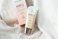 NEW MIKU Sunless Milky Aqua+ มาพร้อม SPF 50+ PA++++  
สัมผัสเนื้อกันแดดแตกตัวเป็นน้ำเพิ่มความชุ่มชื้นให้ผิวฉ่ำวาว 

.
ทาแล้วปกป้องผิวทันที ไม่ต้องรอ ปกป้องผิวจากแสง UVA UVB และแสง Blue Light  ตัวการร้ายที่คอยทำร้ายผิว 

.
มาพร้อมสัมผัสที่เบาสบายผิว ไม่เยิ