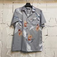 เสื้อฮาวายลายขนนกเทา hawaii ไซค์ m l xl 2xl 3xl ผ้าไหมซาตินอิตาลี่?% เนื้อผ้านิ่มสวมใส่สบายไม่ร้อน ใส่ได้ทั้งชายและหญิง