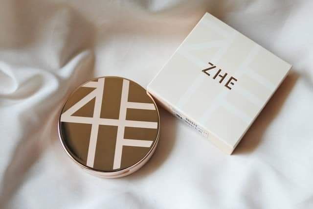 แป้งชี-zhe-cosmetics-แป้งผสมรองพื้น-04-เหมาะกับผิวสีแทน