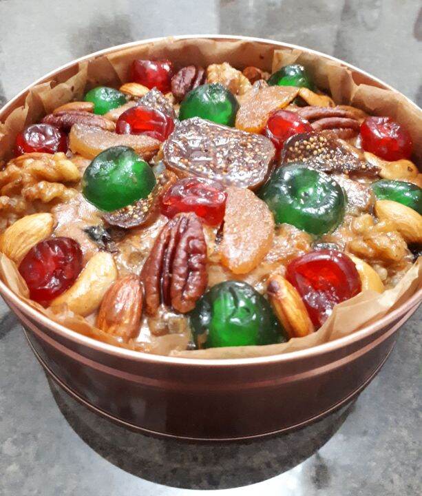 Fruitcake Supreme in tin can 6x2 (750g) with Liquor Lazada PH