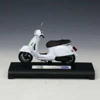 โมเดลรถมอเตอร์ไซค์ 1:18 2017 Vespa GTS 125CC [WELLY]