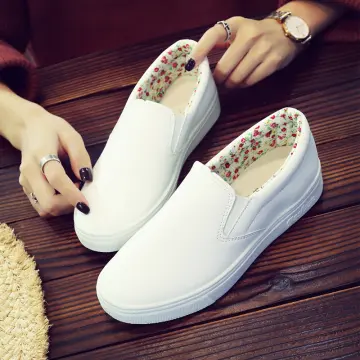 White flat sneaker on sale shoes