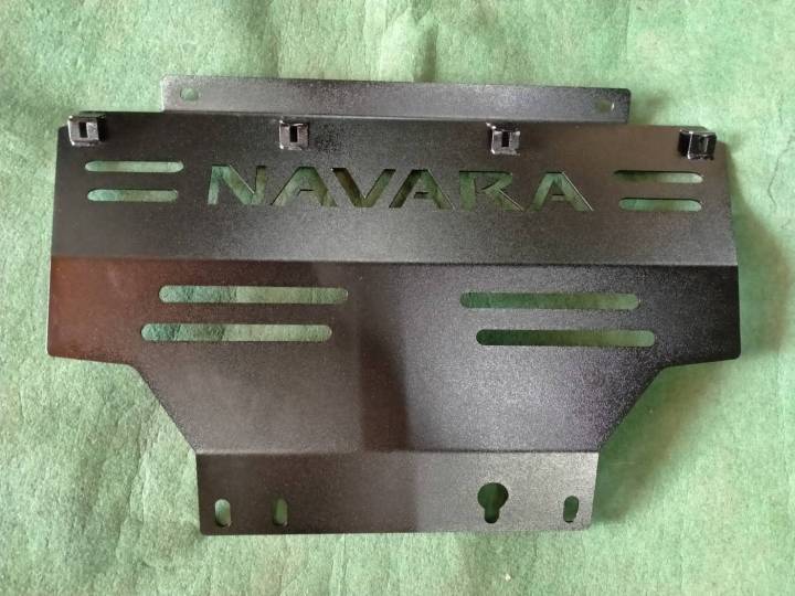 แผ่นกันแคร้ง-navara-np300-หนา-3-มม-เลือกอักษร-navara-np300-เลือกได้-5-สี-ติดตั้งแบบแทนของเดิมได้เลย-ไม่ต้องดัดแปลง