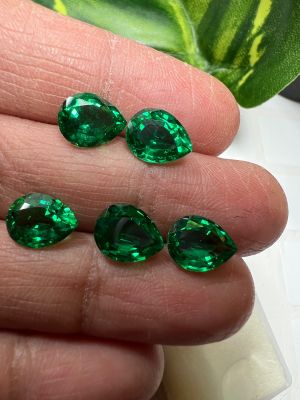 พลอยอัด  LAB มรกต สีเขียว นาโน สังเคราะห์ ขนาด 9x7 มม รูปไข่ 9 กะรัต 5 เม็ด  nano green emerald size 9x7 mm oval carats 5 pieces