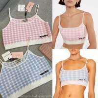 Mimi tank crop???(320฿ฟรีส่ง) เสื้อครอปสายเดี่ยวไหมพรม ผ้านิตแคชเมียร์ ดีเทลน้องนุ่มนิ่มฟูๆ น่ารักมากกกค่า งานทอลายละเอียดสุดๆคะ เนื้อไม่คันนะค่า ดีเทลปักโลโก้แบรนด์บนตัวเสื้อ