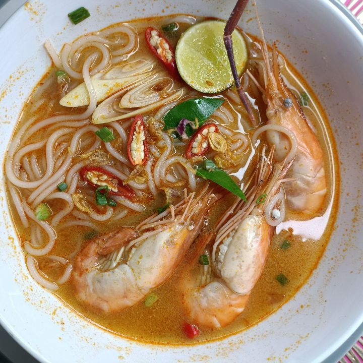 ก๋วยจั๊บญวน-อุบล-เส้นสด-รสต้มยำต้ำข้น-ถึงรสต้มยำแท้-รสชาติติดปากติดใจทุกคน-ทุกวัย