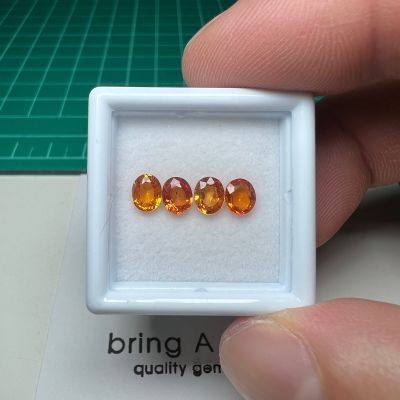 บุษราคัม (yellow sapphire) ขนาด 5x4 มม.  พลอยธรรมชาติ  พลอยสีส้มทองสวย ใส สะอาด